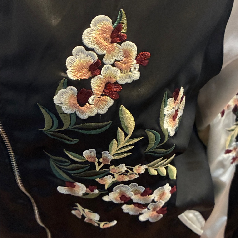 Black/Pink Reversible Satin Floral Embroidered Bomber Jacket M 40” chest - Picture 3 of 9